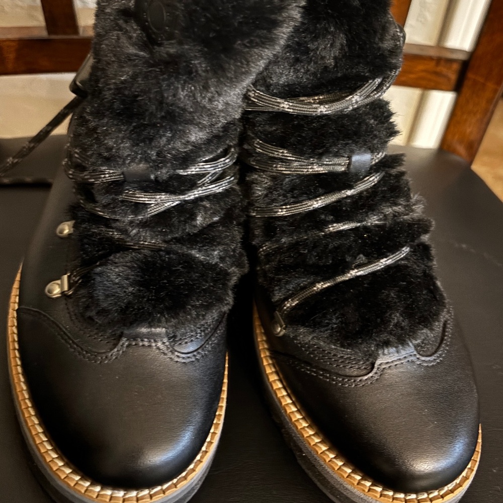 Cole Haan Women's Black Zerogrand Lodge Hiker Boots Faux Fur W22582 Size 7.5 B